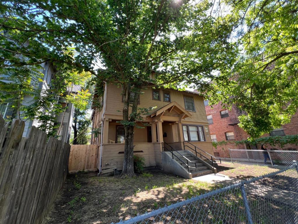 722 N San Joaquin Street