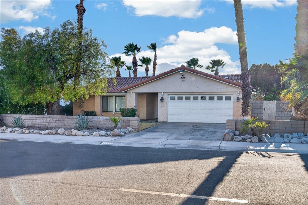 27055 Avenida Quintana