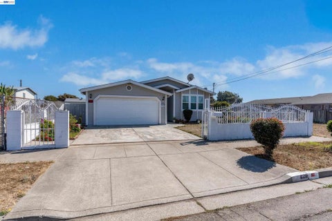 Photo of 628 S 17Th St St, Richmond, CA 94804 (MLS # 41147465)