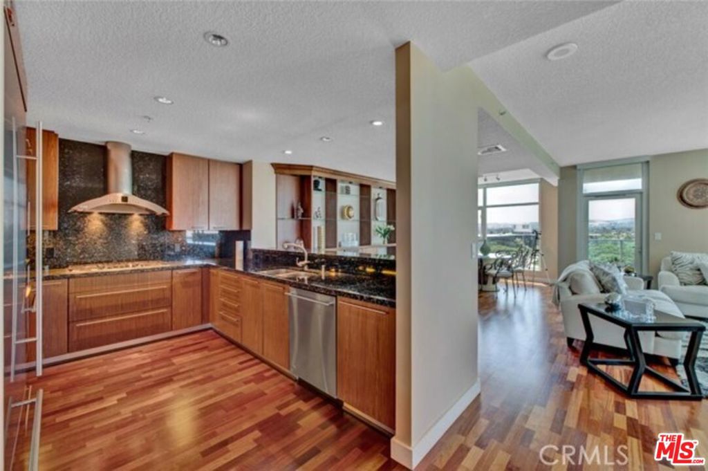 3141 Michelson Drive 906