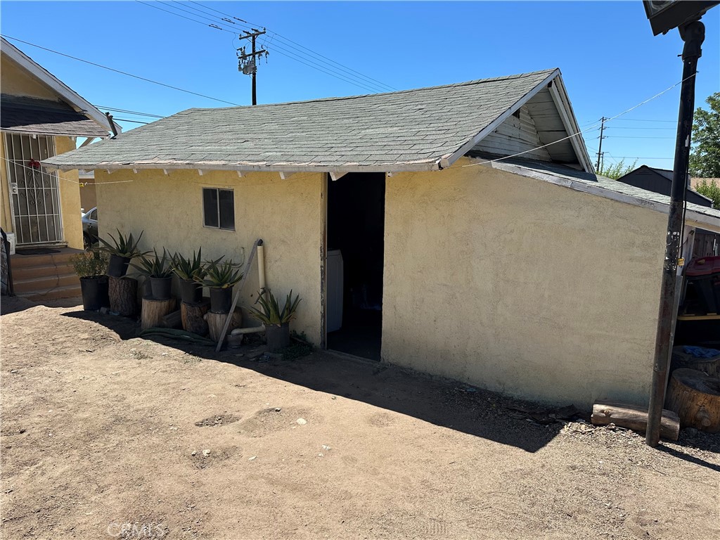 6848 Victoria Avenue