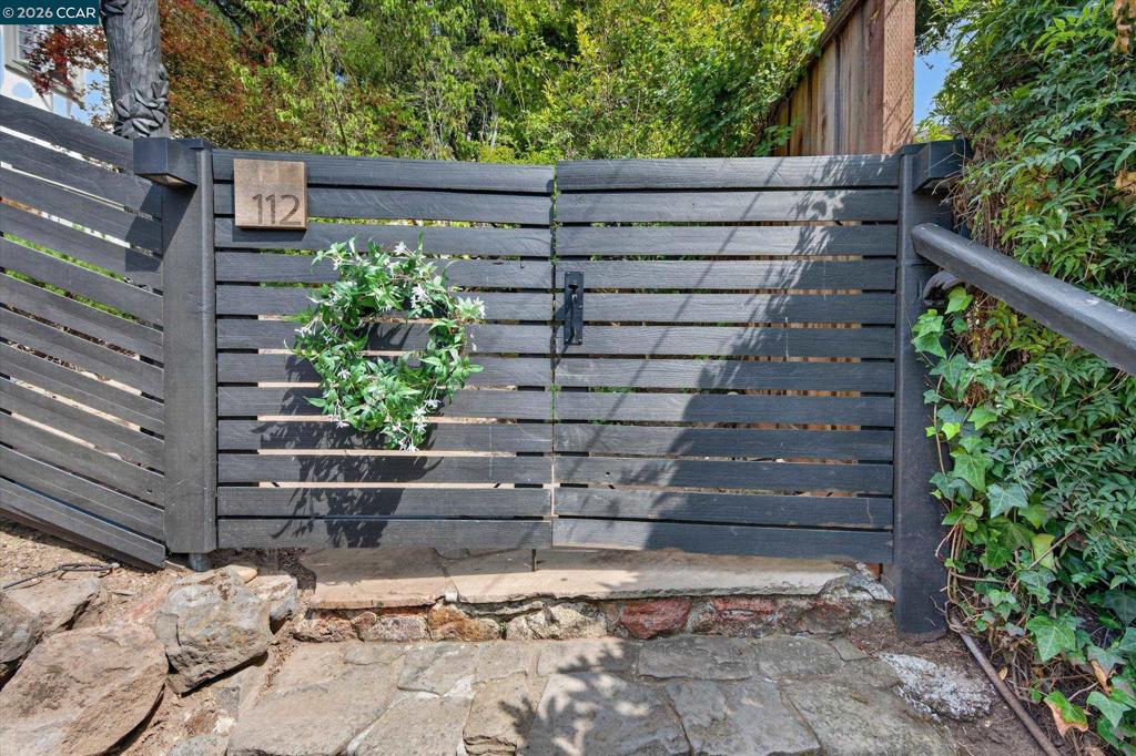 112 Camino Sobrante