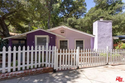 Photo of 12205 Spring Trail, Sylmar, CA 91342 (MLS # 26833747)