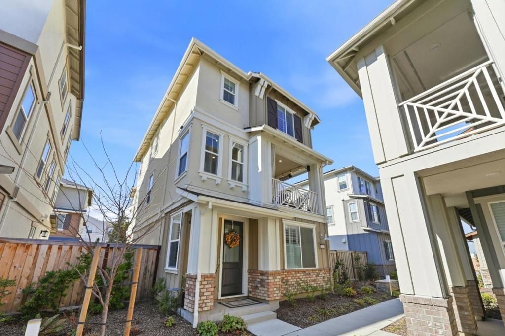 Photo of 9263 Vista Cove Way, Newark, CA 94560 (MLS # ML82034316)