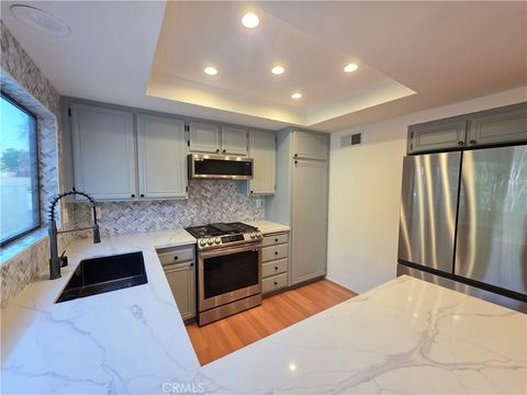 Photo of 13963 Riverside, Sherman Oaks, CA 91423 (MLS # SR26017221)