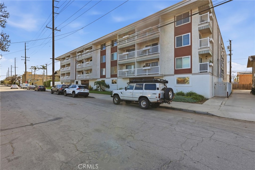 363 Newport Avenue 319