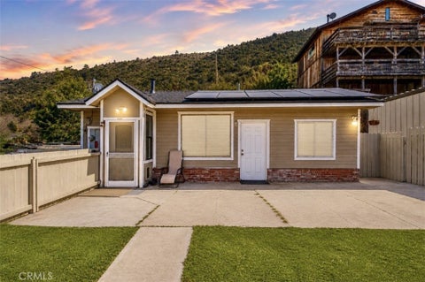 Photo of 3432 California Trail TRL, Frazier Park, CA 93225 (MLS # SR26141079)