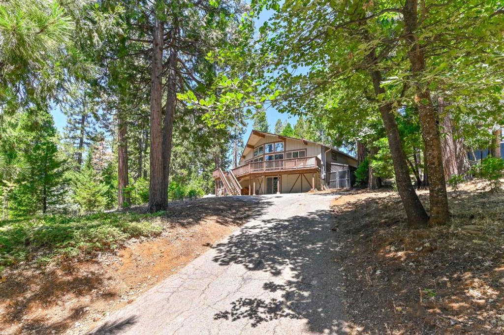 2320 Mustang Road