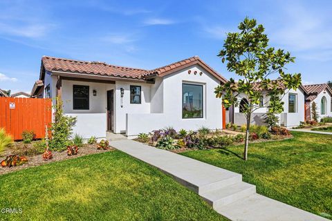 Photo of 1131 W 2nd Street, Oxnard, CA 93030 (MLS # V1-34410)
