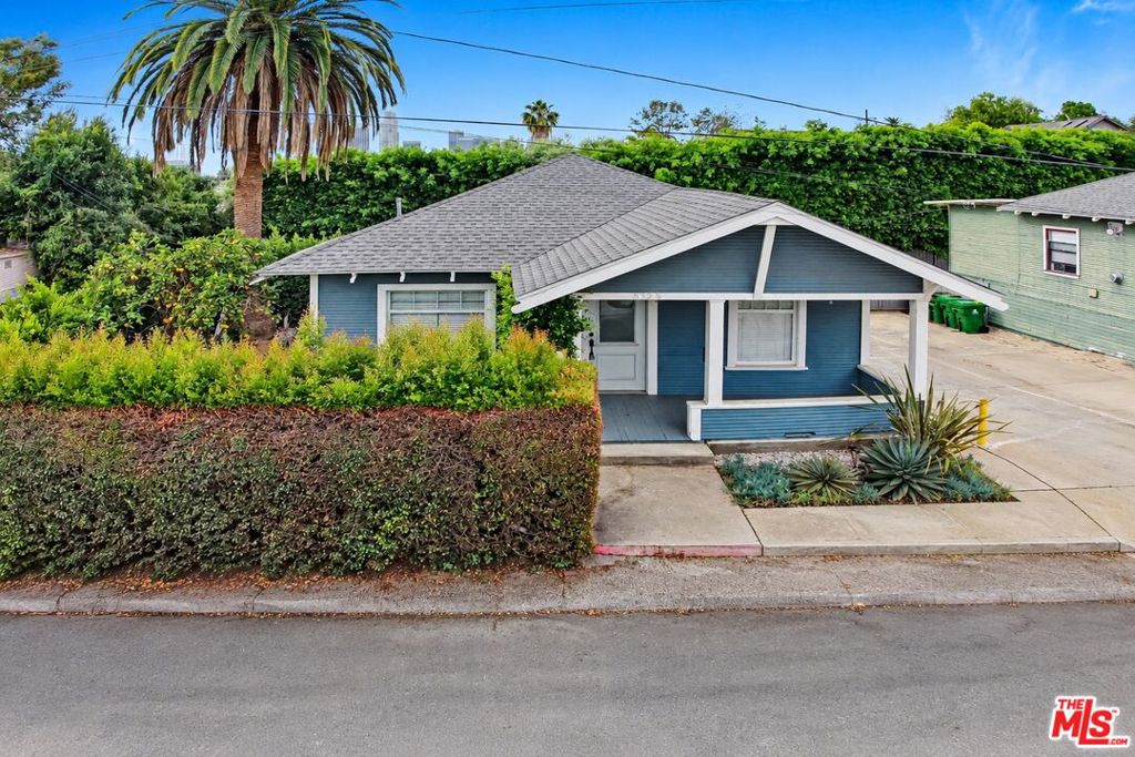 830 E Edgeware Road