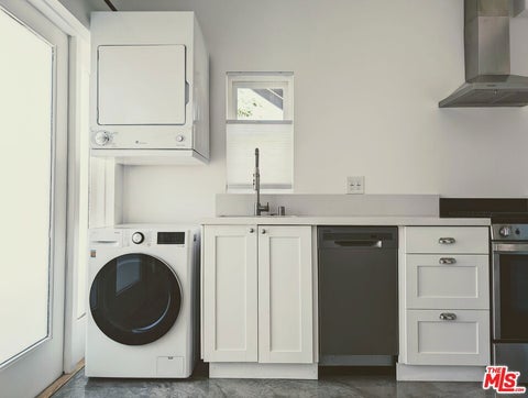 Photo of 1731 Franklin Street #4, Santa Monica, CA 90404 (MLS # 26871441)