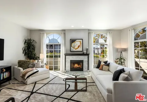 5848 W Olympic Boulevard Unit 102, Los Angeles, CA 90036 - MLS#: 25608749