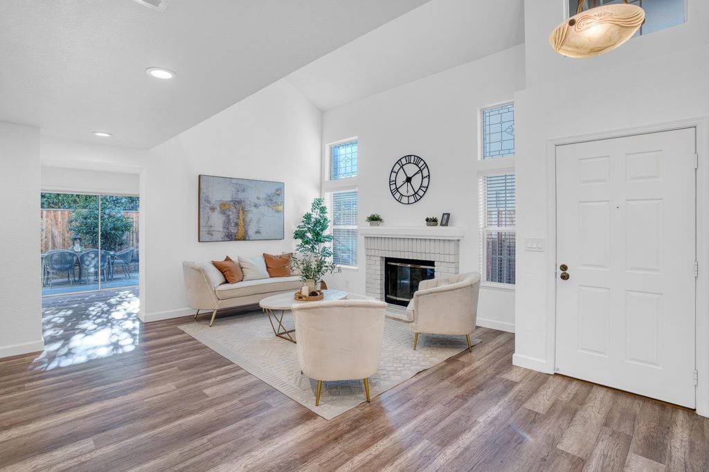 Photo of 1681 Holly Cir, Pleasanton, CA 94566 (MLS # 41121071)