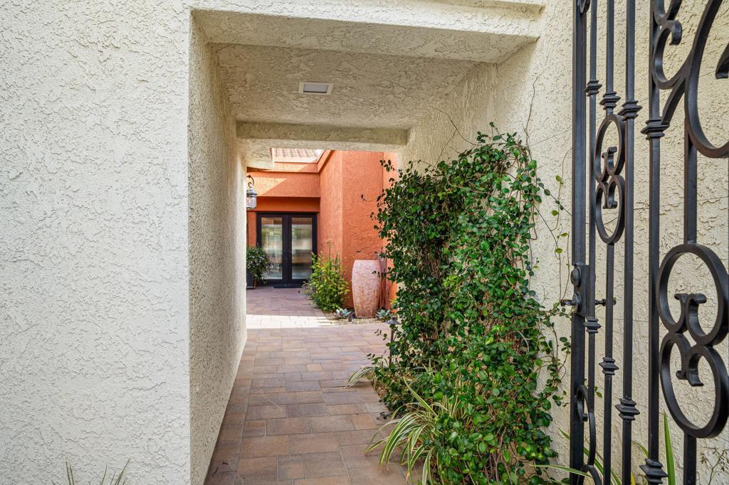 49540 Avenida Vista Bonita