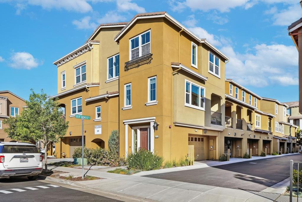 5758 Pandorea Terrace