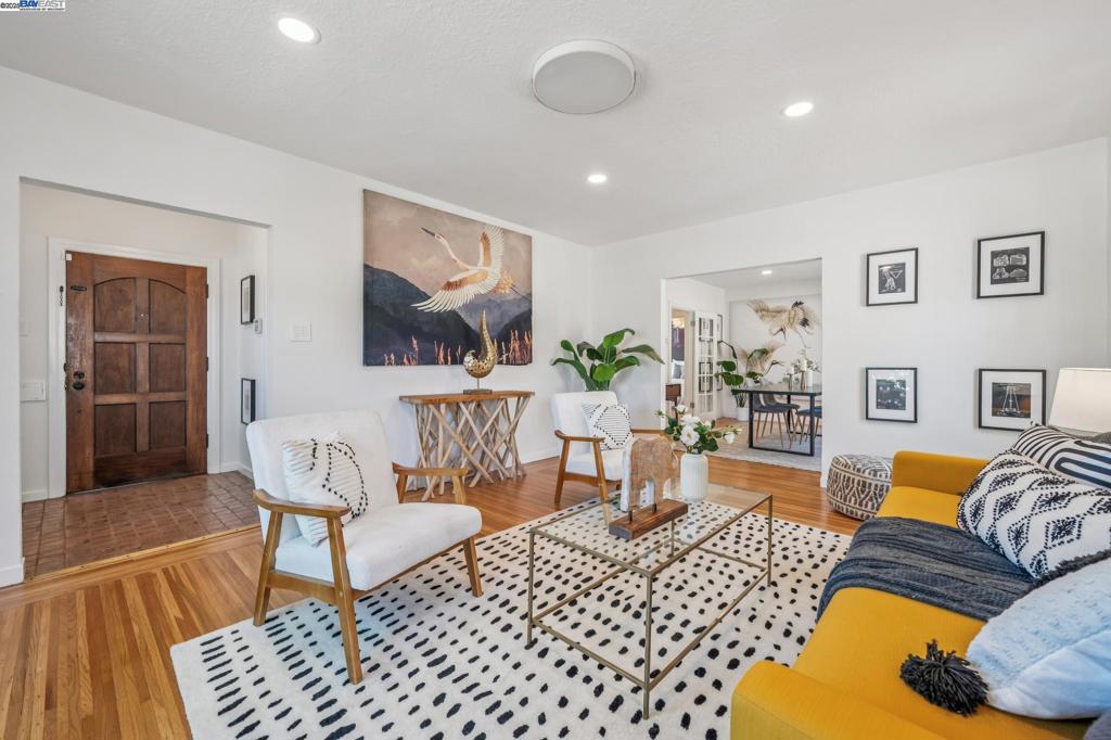 Properties 4 1712 BROADWAY