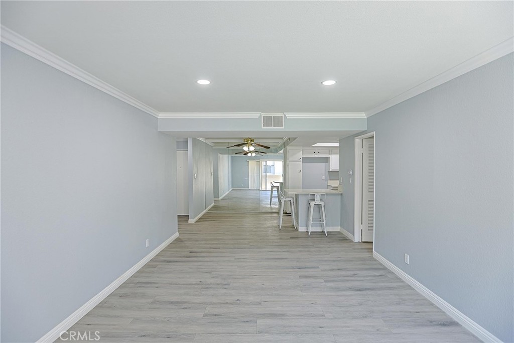 278 147-C8 N Wilshire C8