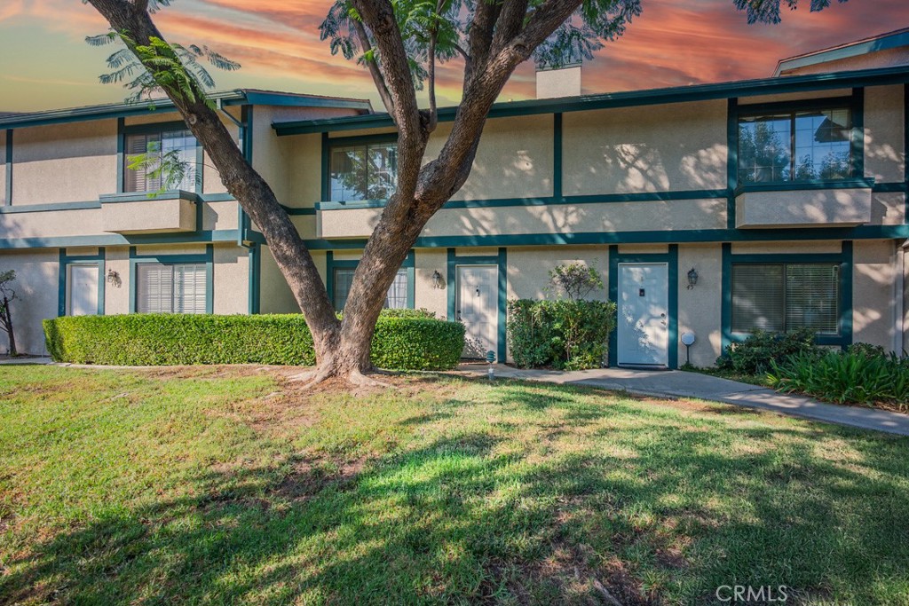 The best townhome in Glenoaks Gardens features a two-car garage, a private courtyard, and serene garden views, all wrapped into a beautifully remodeled two-story design. Inside, natural light pours into the spacious living room, highlighted by upgraded flooring, a modern neutral palette, and oversized windows. The open flow leads to a sleek kitchen showcasing brand-new cabinetry, quartz countertops, a designer tile backsplash, and an oversized peninsula that doubles as a gathering hub for family and friends. Upstairs, the primary suite impresses with vaulted ceilings, dual closets, and a full en-suite with space for a dual vanity, while the junior suite across the hall offers its own en-suite bath with a shower/tub combo. A brand-new water heater adds peace of mind, complementing the stylish updates throughout. Step outside to enjoy green landscaping and a sparkling community pool, with quick access to the 210 freeway, shopping, dining, and everything Sylmar has to offer.