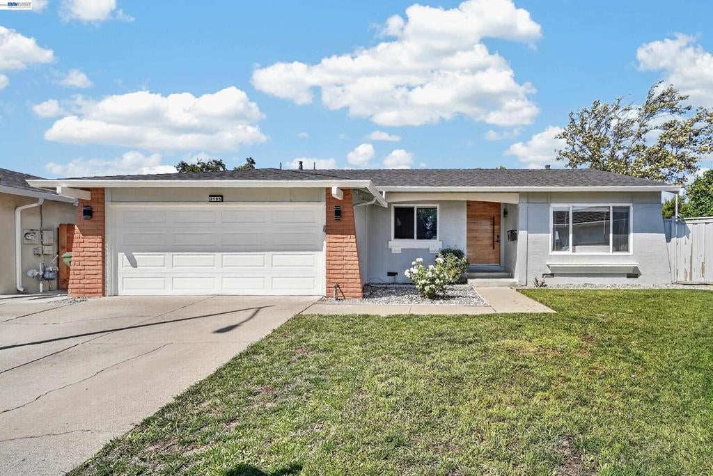 3105 Rowe Pl