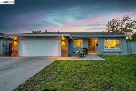 Photo of 3105 Rowe Pl, Fremont, CA 94536 (MLS # 41144469)
