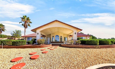 Photo of 13573 Sunset Drive, Apple Valley, CA 92308 (MLS # PW26203045)