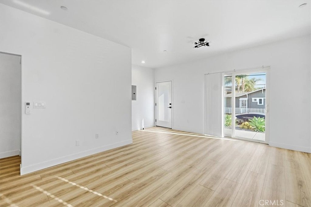 4150 S Normandie
