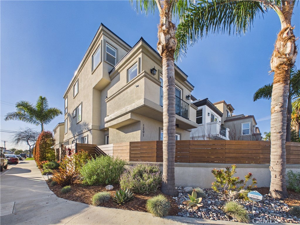 1201 Delaware Street, Huntington Beach CA 92648