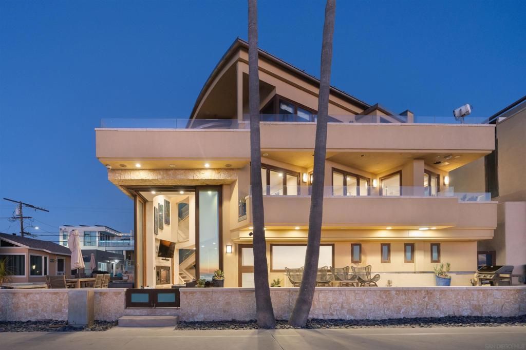 Photo of 3921 Ocean Front Walk Walk, San Diego, CA 92109 (MLS # 250041658SD)