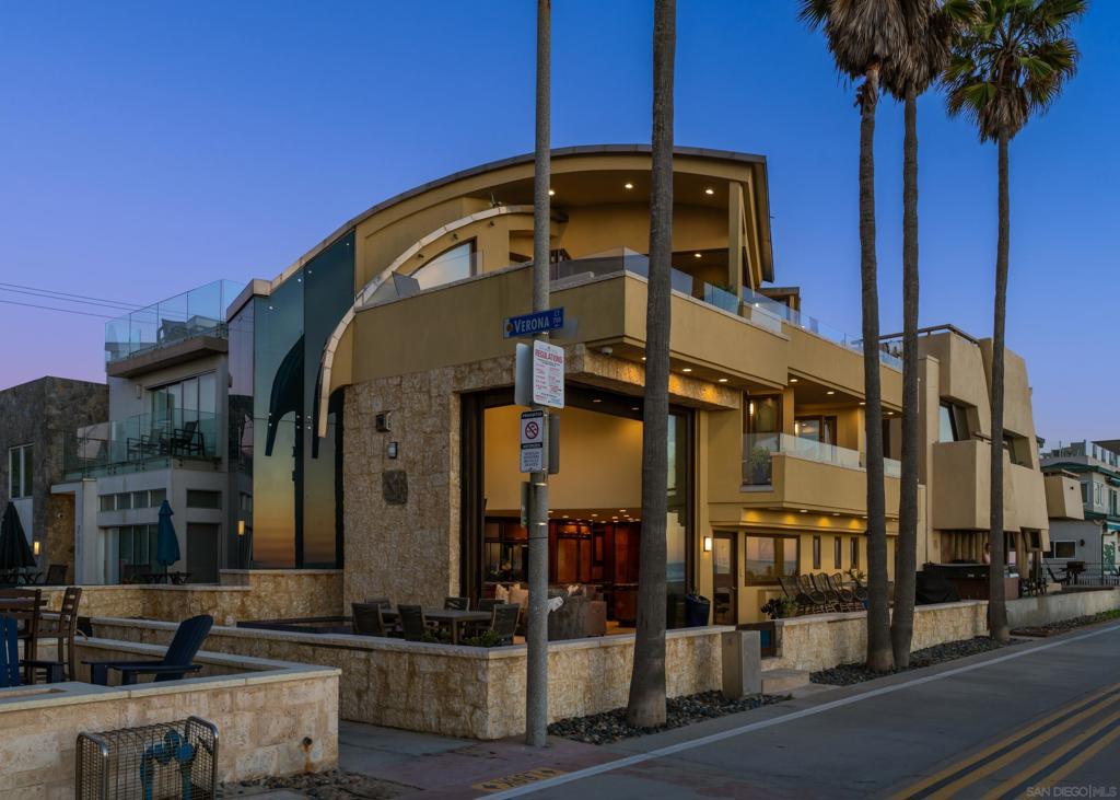 3921 Ocean Front Walk