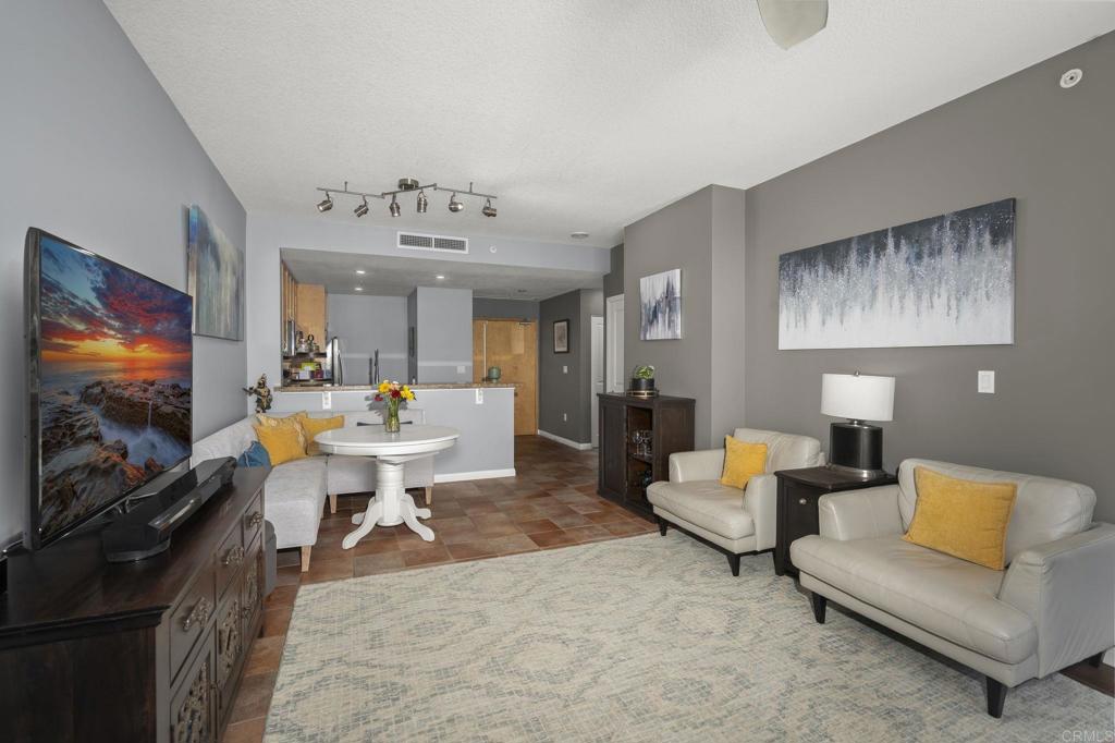 850 Beech Street 407