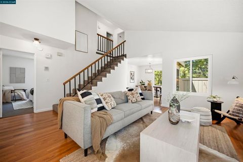 Photo of 4203 Dubhe Ct, Concord, CA 94521 (MLS # 41130172)