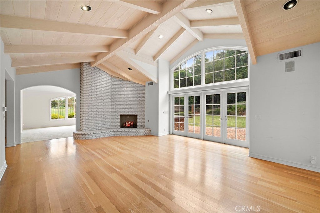 631 W Devon