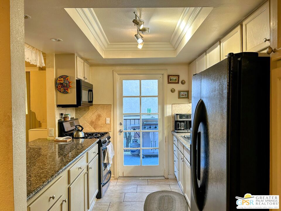 400 N Sunrise Way 101