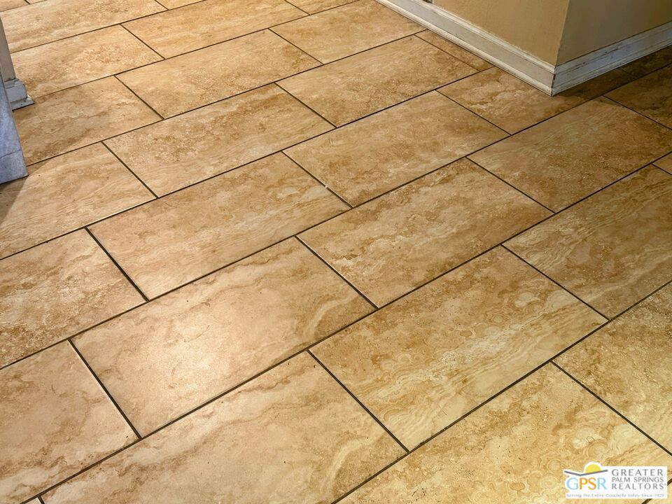 400 N Sunrise Way 101