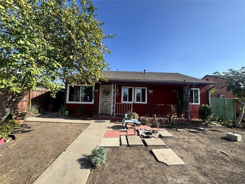 2314 W Alondra BLVD