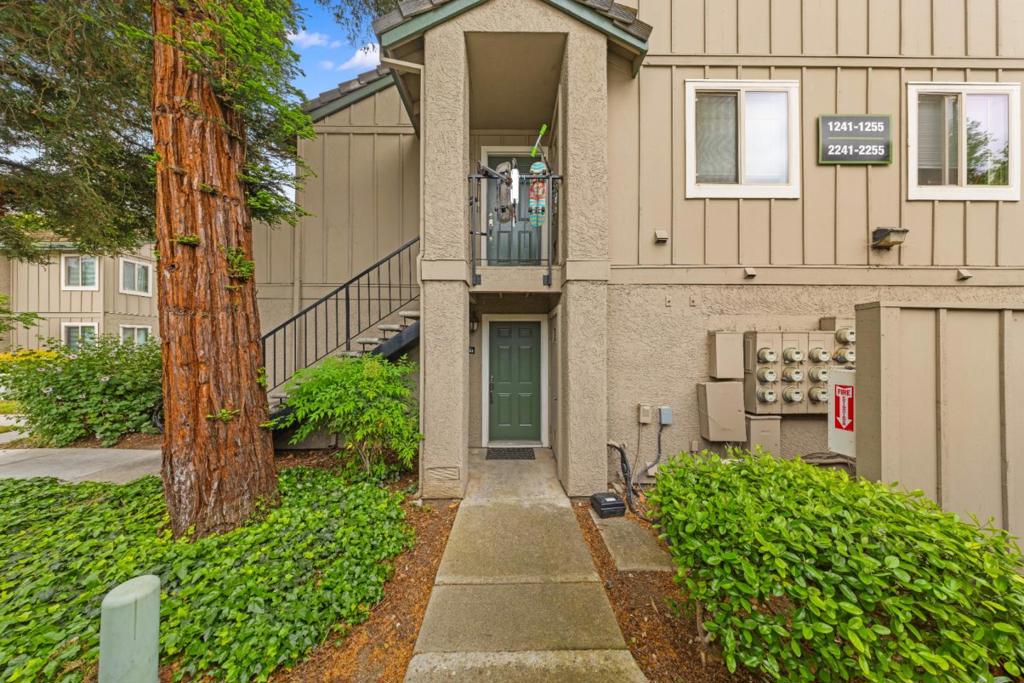 Pristine 3 bedroom, 2 full bathroom condo offering a comfortable and convenient lifestyle in a prime Pittsburg location! Enjoy a stylish interior featuring granite countertops in the kitchen and bathrooms, complemented by attractive maple cabinetry and mirrored closet doors. Relax in the inviting family room with a sliding glass door leading to a covered patio, ideal for outdoor enjoyment. Newer carpet in the bedrooms adds to the comfort. Elegant tile entries and showers. Newer painted. Enjoy easy access to Hwy 4, a variety of shopping and dining options, and the close proximity to Los Medanos College. This secure complex also offers a private walled patio, a separate laundry room, electronic gate security. Don't miss this rare opportunity!