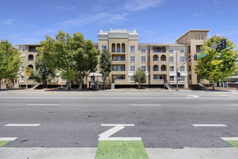 Photo of 1445 Fruitdale Avenue #321, San Jose, CA 95128 (MLS # ML82053442)