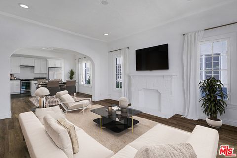 Photo of 451 N ORANGE GROVE Avenue #1/2, Los Angeles, CA 90036 (MLS # 26645629)