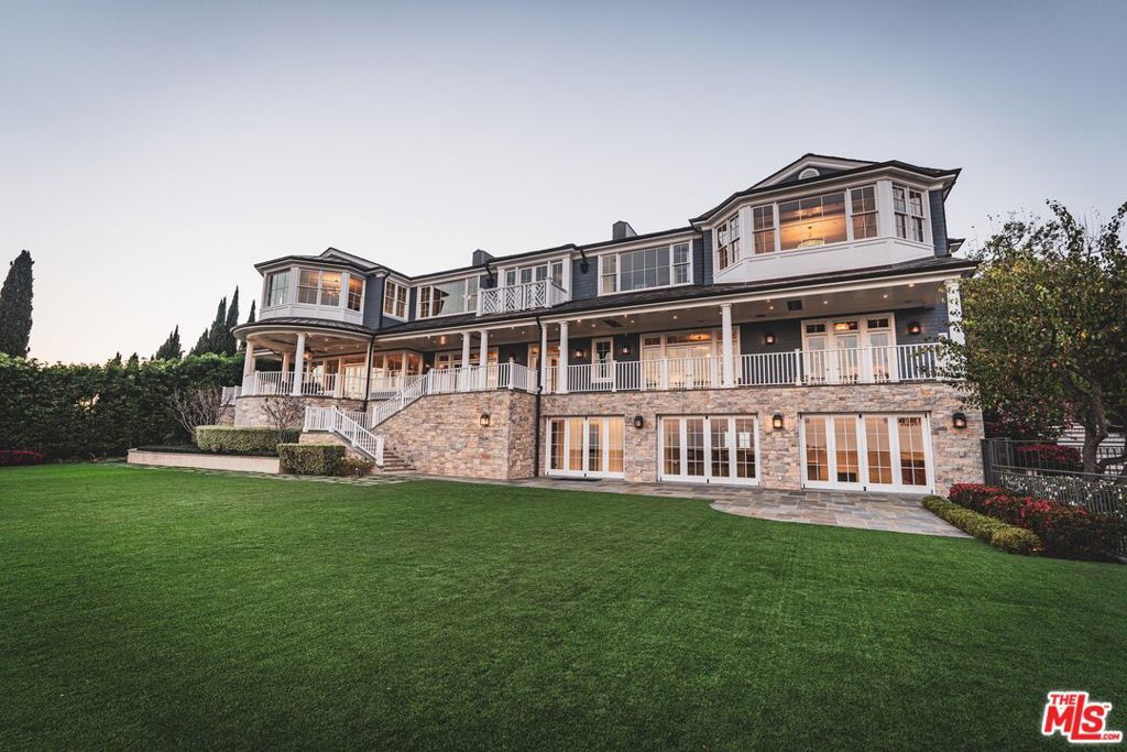 Photo of 1676 Alta Mura Road, Pacific Palisades, CA 90272 (MLS # 26647569)