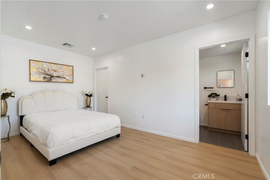 Photo of 2517 Alsace Avenue, Los Angeles, CA 90016 (MLS # SB26100472)