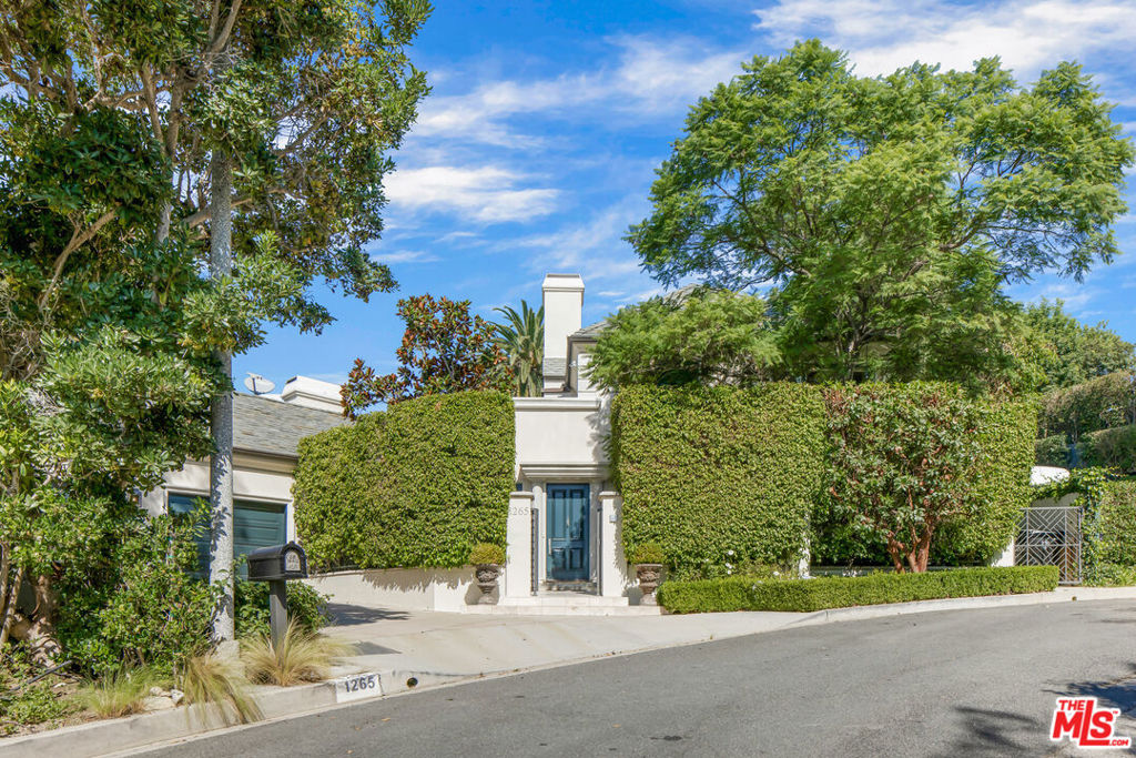 1265 Leona Drive