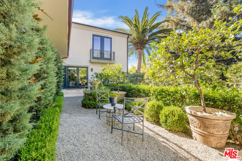1265 Leona Drive