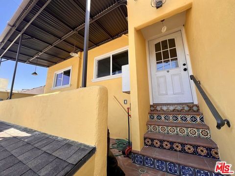 Photo of 2737 S Robertson Boulevard, Los Angeles, CA 90034 (MLS # 26638415)