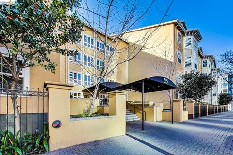 Photo of 555 10Th St St, Oakland, CA 94607 (MLS # 41128014)