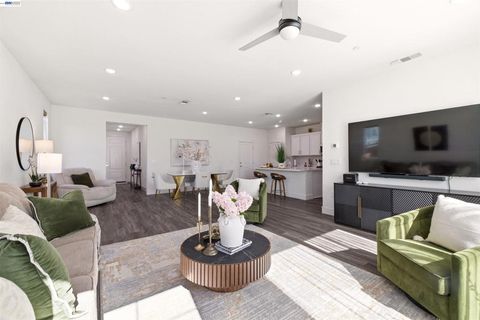 Photo of 5717 Tournament Ct Ct, Tracy, CA 95377 (MLS # 41126597)