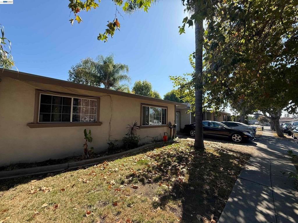 24074 Dotson Ct