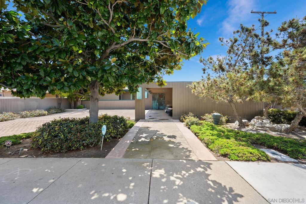 2195 Hayden Way