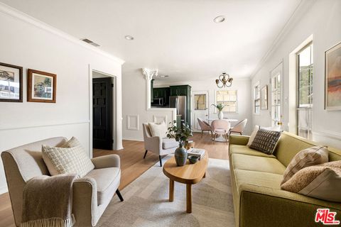 Photo of 19432 Hartland Street, Reseda, CA 91335 (MLS # 26671399)