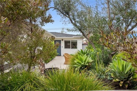 Photo of 782 W 18th Street, Costa Mesa, CA 92627 (MLS # NP26114564)