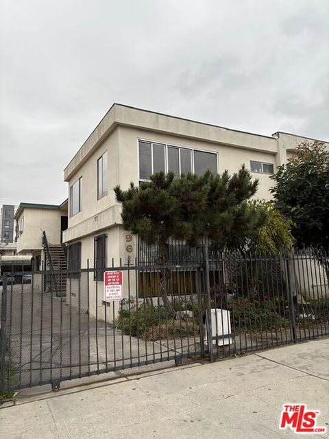 Photo of 961 S Kenmore Avenue, Los Angeles, CA 90006 (MLS # 25620517)